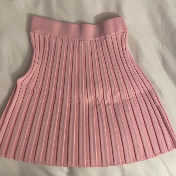 Adorable bubble gum pink sweater mini skirt. Only worn once! - Picture 2 of 2
